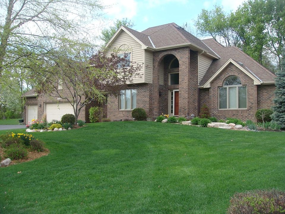 Well landscaped home on a quiet cul-de-sac.