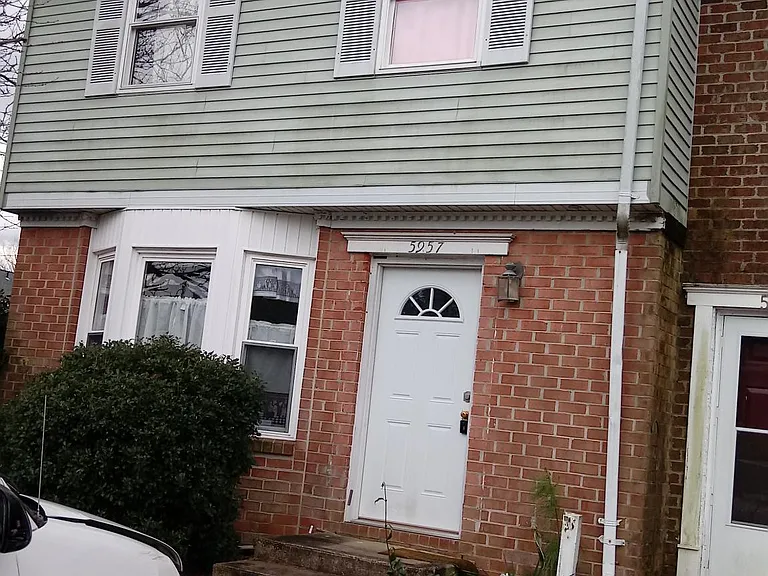5957 Edgelake Dr — Photo 1