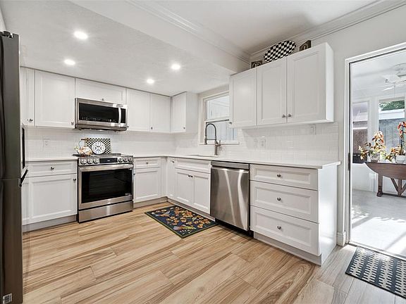 5th image of 3104 Harrison Ave APT 33