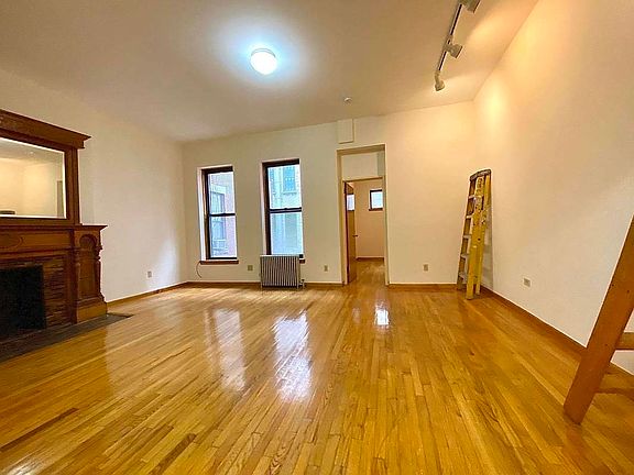 2nd image of 132 W 74th St #K