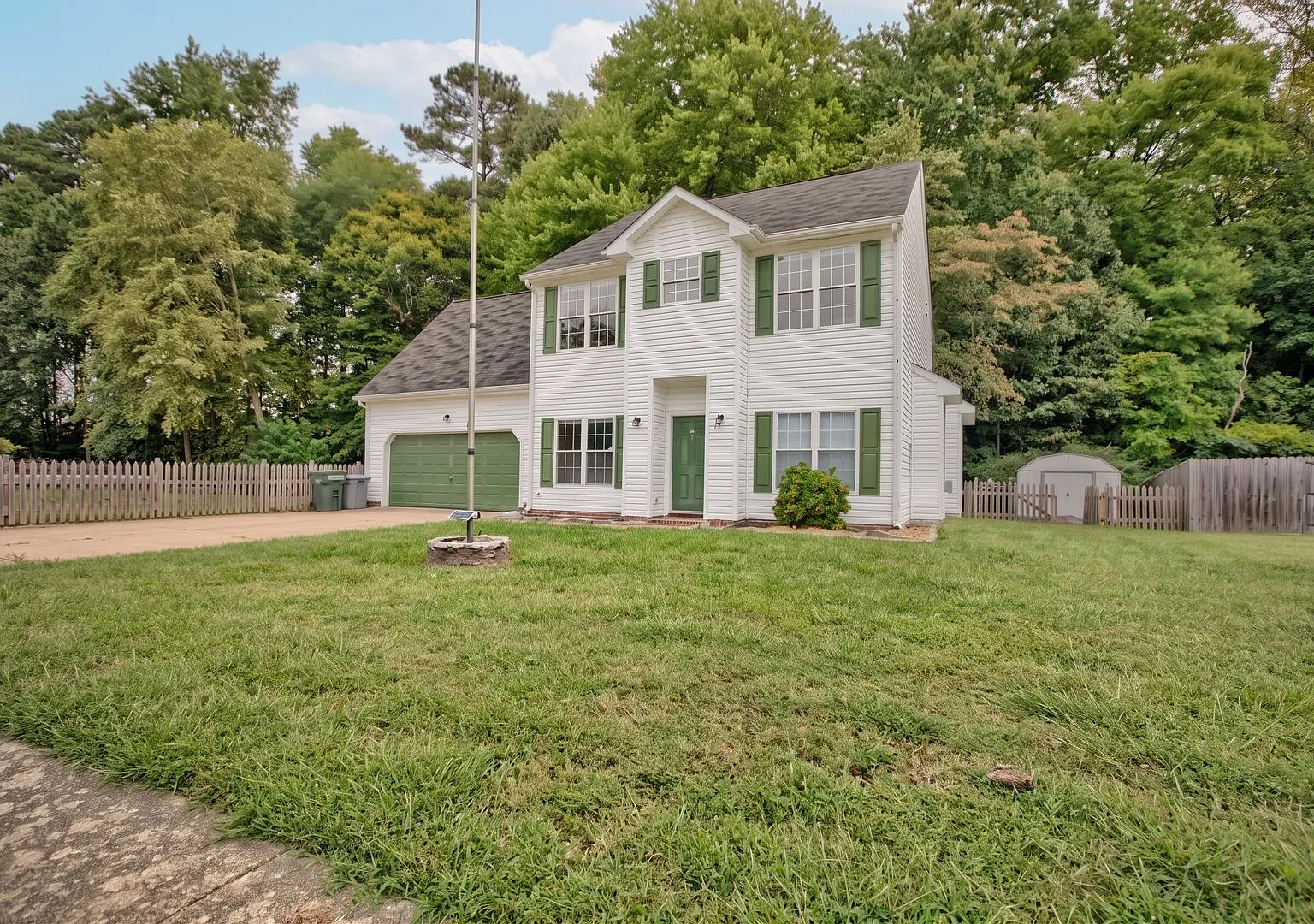 4 bed, 2.5 bath, 1978 sqft, $2,600 — Photo 3