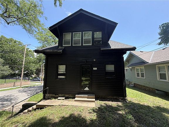 4th image of 5700 Euclid Ave