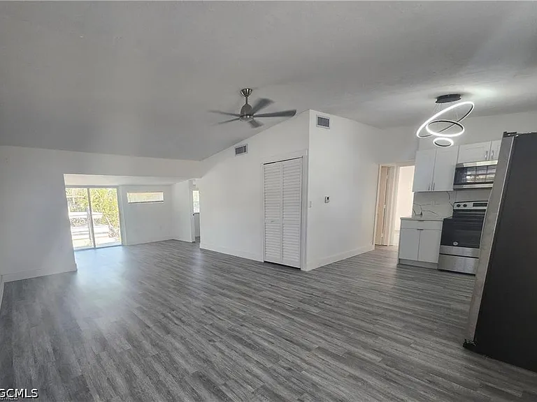 2248 Marina Park Dr — Photo 4