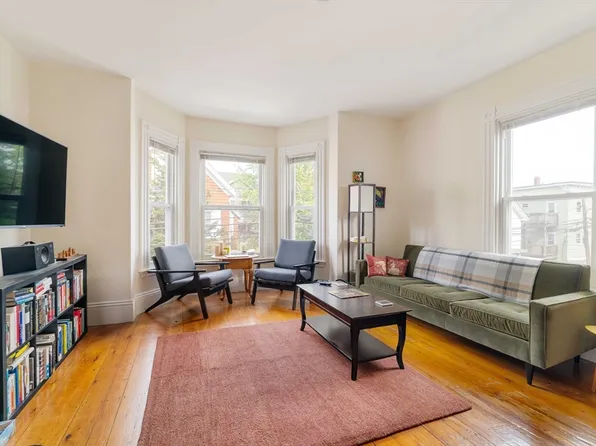 14 Calvin St, Somerville, MA 02143