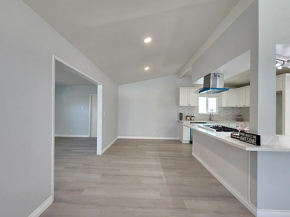 5th image of 848 Silverwood Ave