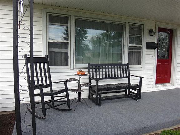 2nd image of 840 Shady Ln