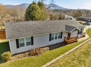 966 W Chapel Rd, Asheville, NC 28803