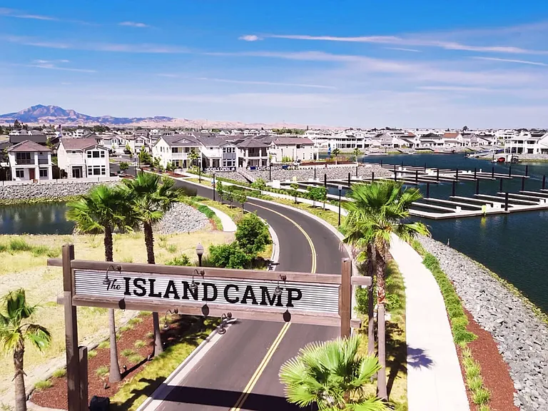 Road to Island Camp