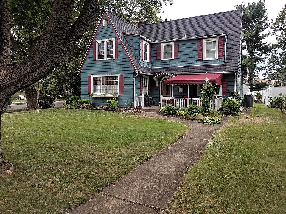 Front porch
