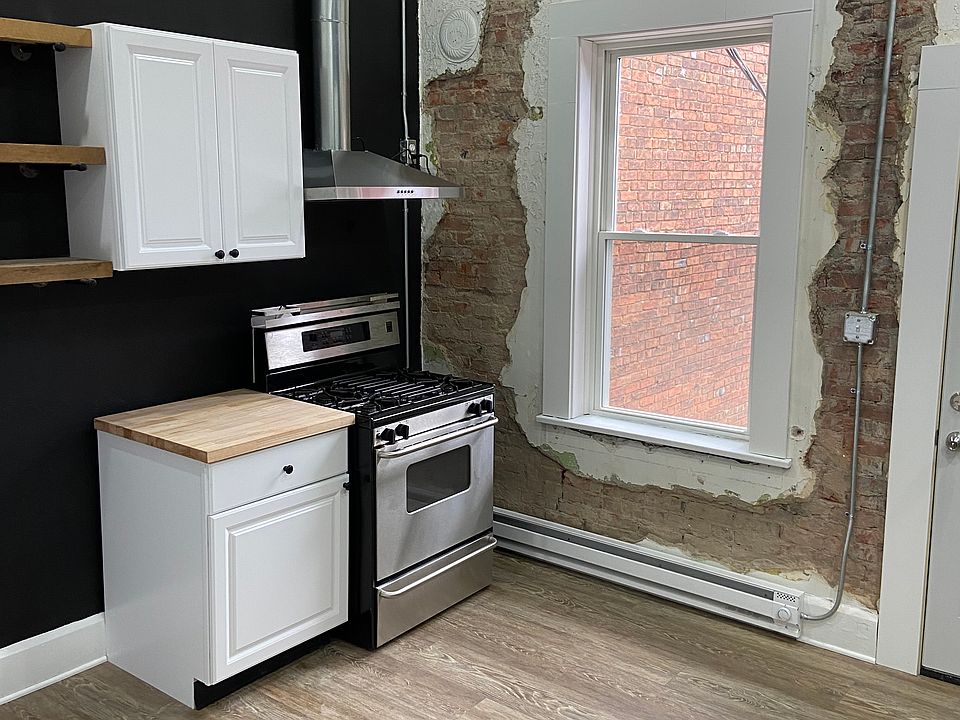 1st image of 37 W Main St #1/2
