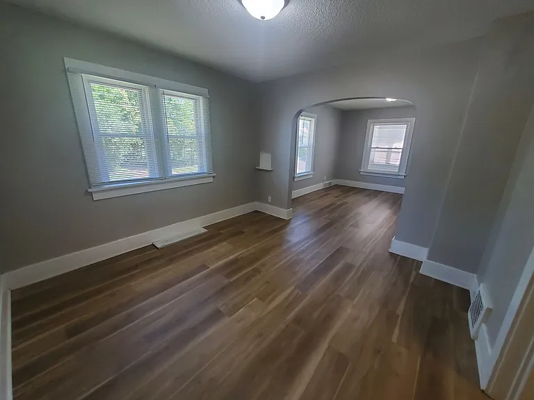 150 E Douglas Ave — Photo 8