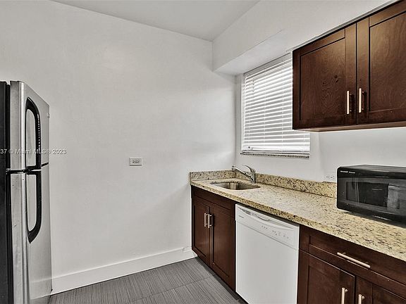 2nd image of 1760 Normandy Dr APT 3