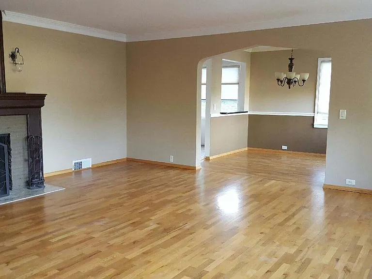 9005 45th Ave NE — Photo 3