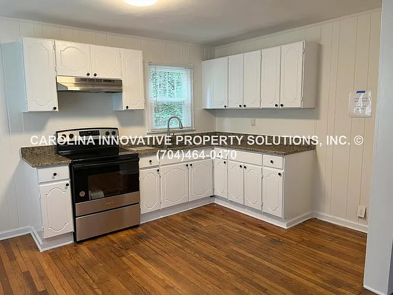 2824 Phillips Ave — Photo 9