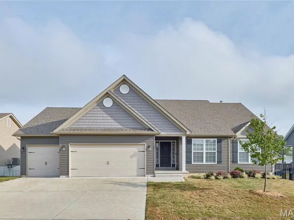 125 Hayfield Dr, Moscow Mills, MO 63362