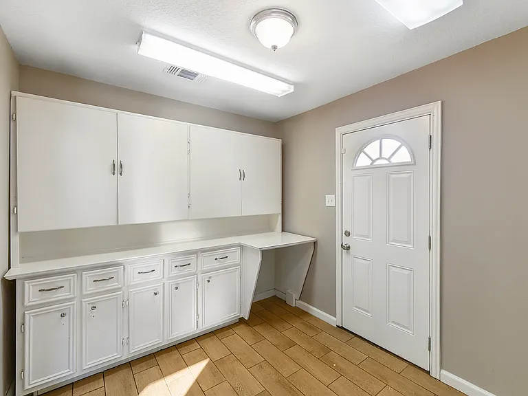 1029 Sycamore St — Photo 27
