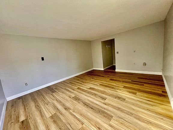 4th image of 3052 Palm St