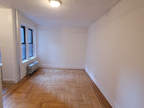 4th image of 3204 Holland Ave #A