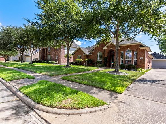 3rd image of 2611 Falcon Knoll Ln