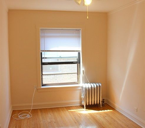4th image of 2100 W Ainslie St #21061S