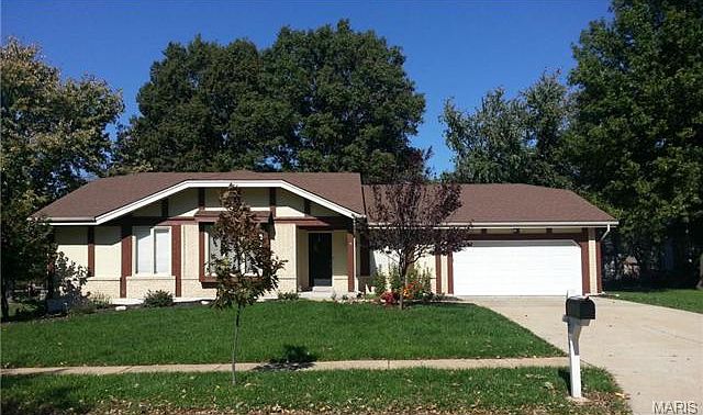 1st image of 16065 Meadow Oak Dr