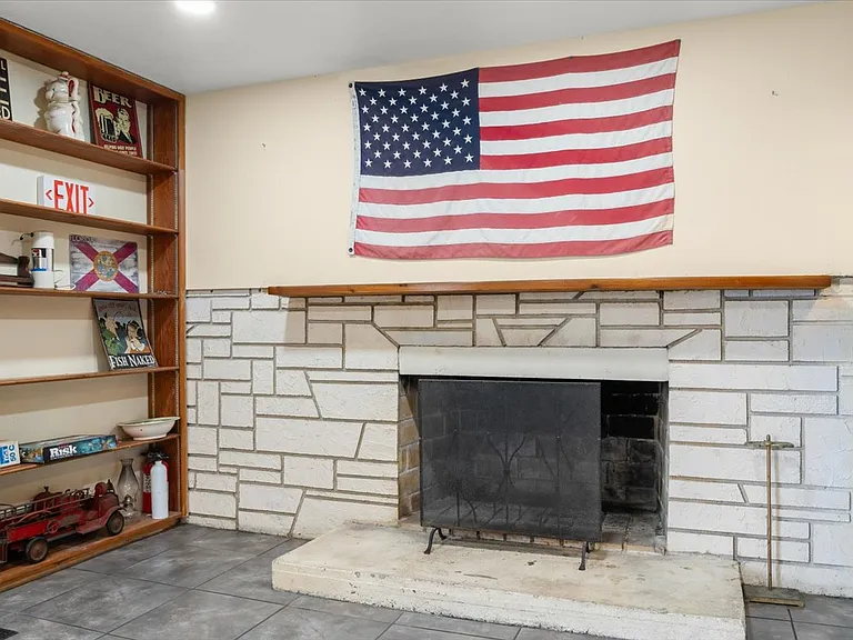 314 Princeton Ave — Photo 4