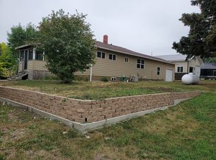 311 W 2nd St, Colome, SD 57528