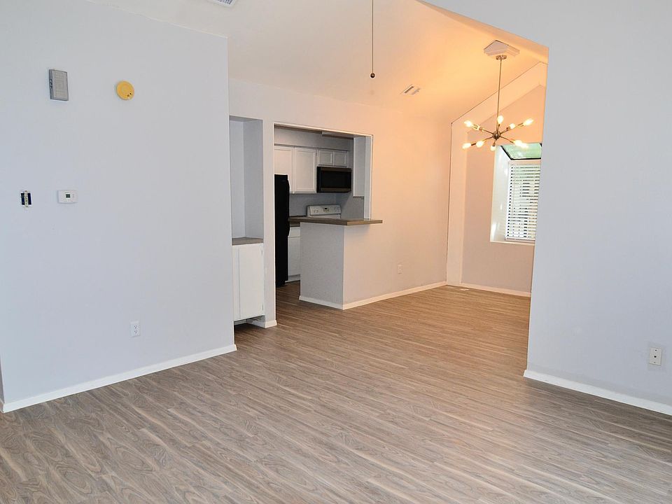 open living into dinning and kitchen