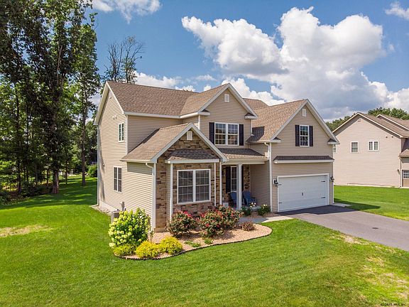 3rd image of 106 Balsam Way