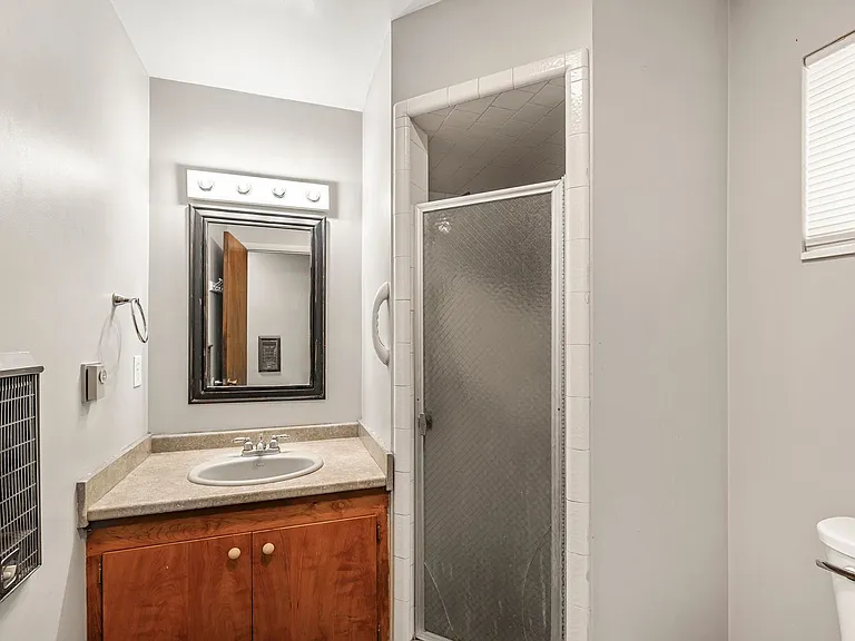275 Park St — Photo 16