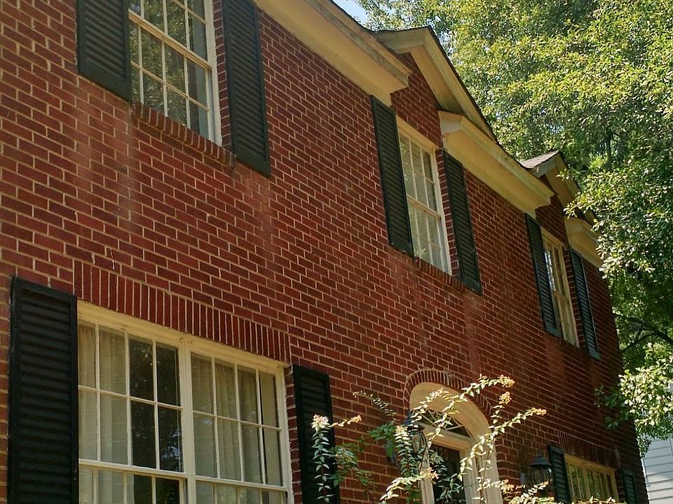 1st image of 3720 Blossom St