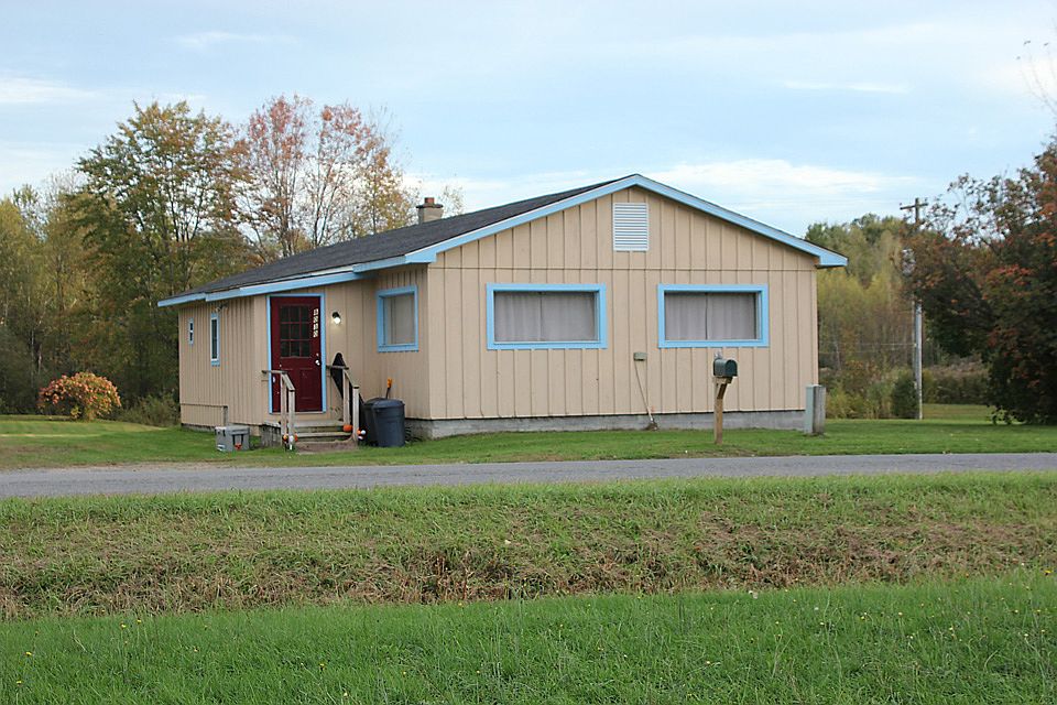 Front view of house 