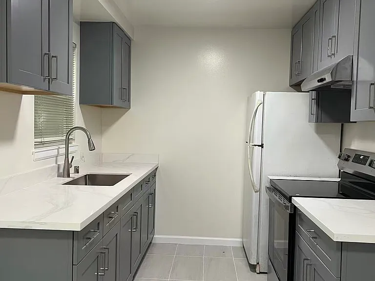2119 Central Ave #C — Photo 6