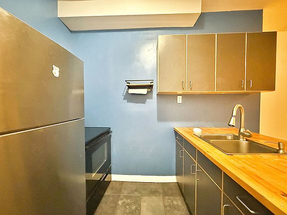 4th image of 310 Troutman St #1R
