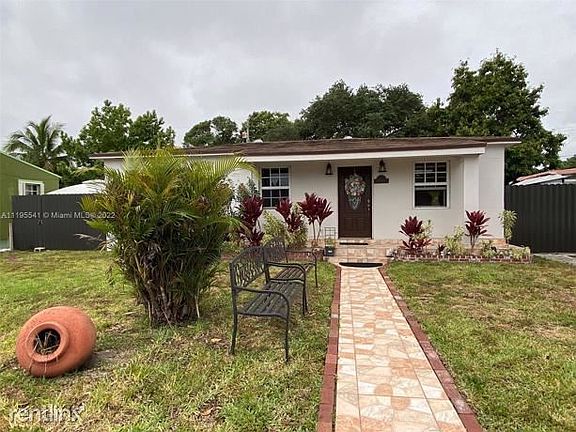 4th image of 8800 NW 32nd Ct