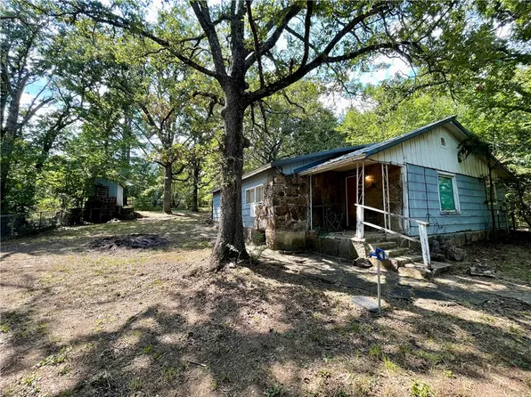 702 Edgewood Pl, Huntsville, AR 72740