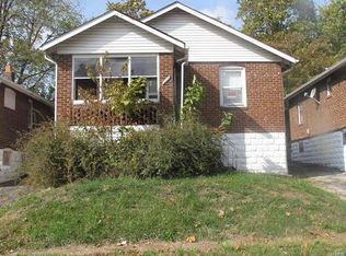 8367 Eton Pl, Saint Louis, MO