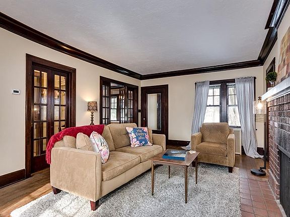 2nd image of 3014 Washington Blvd