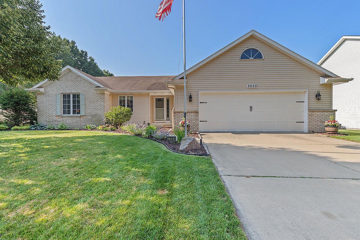 2650 Golfbury Dr SW, Wyoming, MI 49519 Zillow