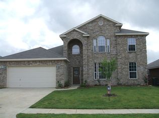 931 Hidden Oaks Dr, Burleson, TX 76028