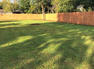 420 S Utah St, La Porte, TX 77571