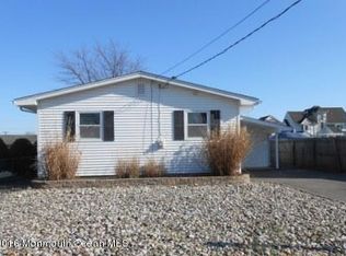 971 Seagull Dr, Lanoka Harbor, NJ 08734