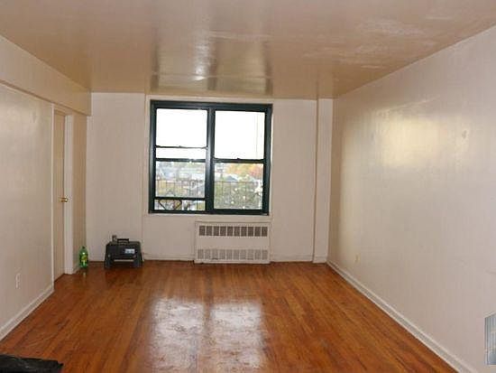 2nd image of 1545 Rhinelander Ave APT 1L