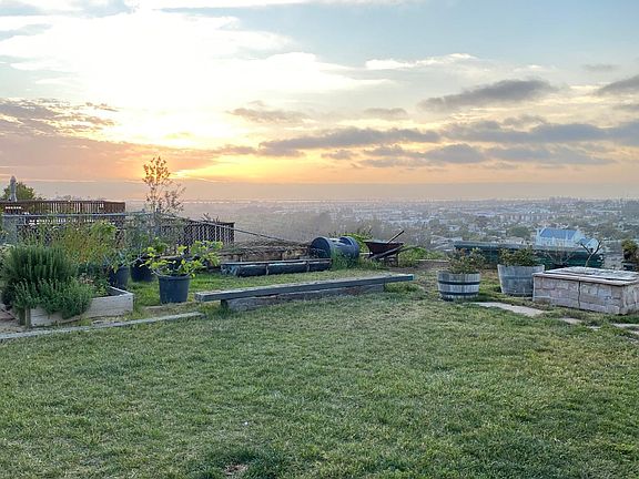 3rd image of 4376 Murrieta Cir
