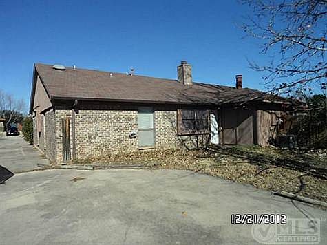 5th image of 2424 Oakmont Dr
