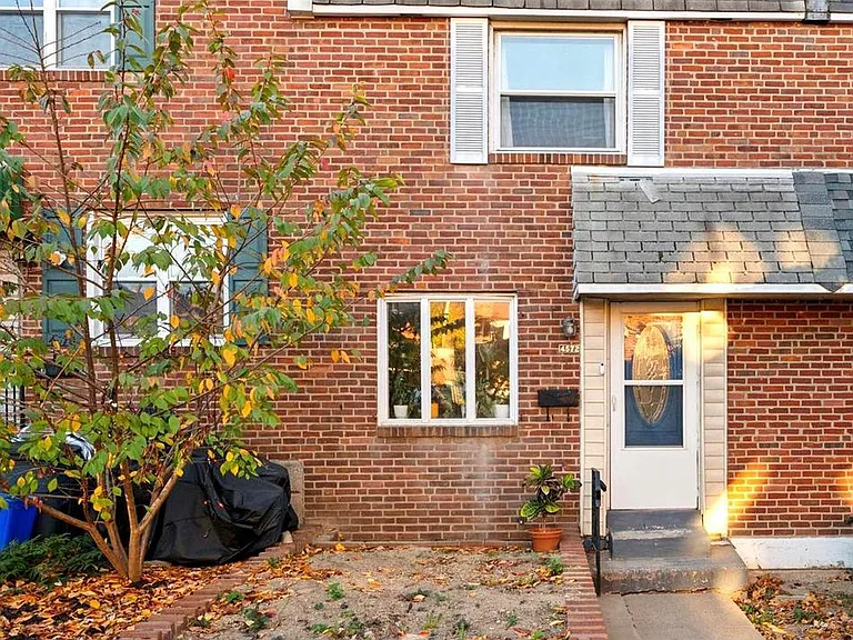 4572 Manayunk Ave — Photo 2