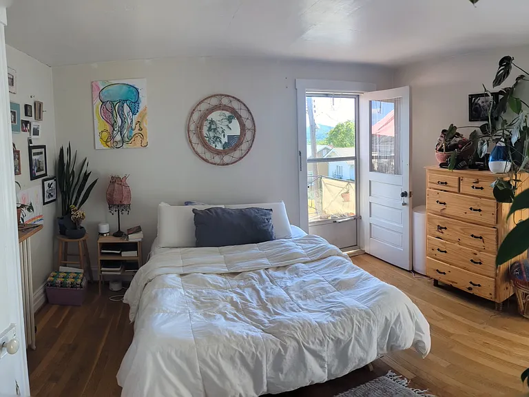 417 Maple Ave #2 — Photo 8