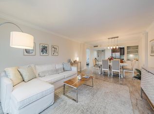 1 Bluebill Ave APT 412, Naples, FL 34108