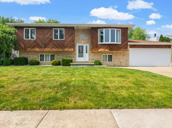 1522 W 99th Pl, Crown Point, IN 46307