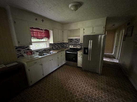 2nd image of 195 Rosewood Ln